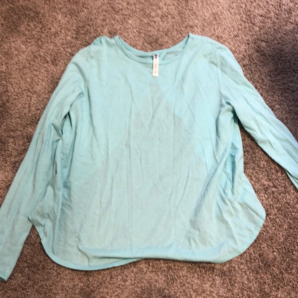 Open back Fabletics long sleeve tee